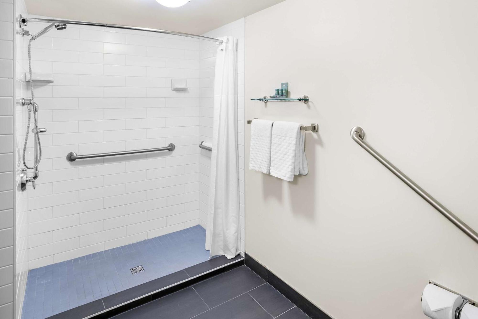 Best Western Thompson Exterior photo